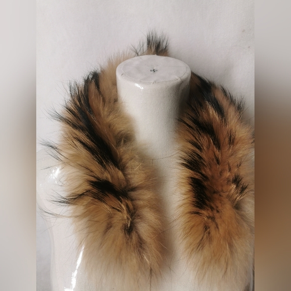 Fur hood or collar attachment - Picture 3 of 9